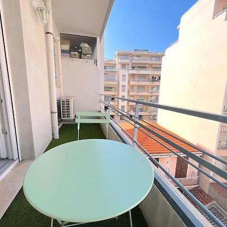 Joli Studio - Studio Neuf Terrasse Clim Wi-Fi 2 Min. Des Plages 昂蒂布 外观 照片